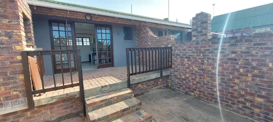 To Let 1 Bedroom Property for Rent in Ferreira Town Eastern Cape